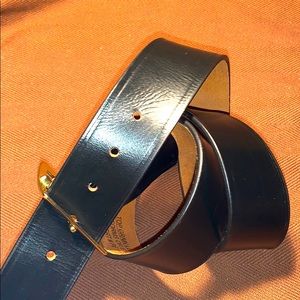 NWOT smooth leather belt w/brass buckle classic!